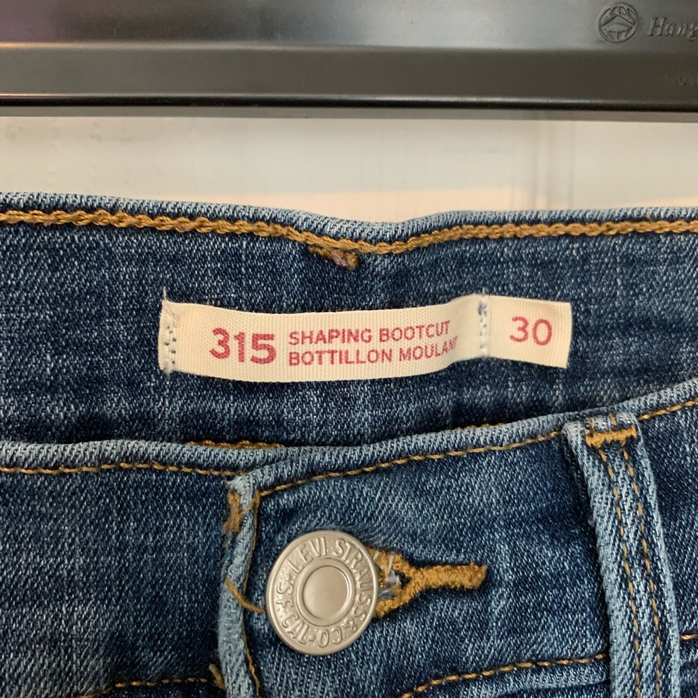 Levi’s 315 Shaping Bootcut Jeans
